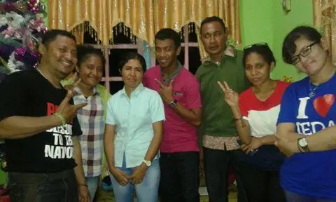 Pertemuan dan Doa Perdana BeeTalk Fans Radio di Rumah Denny Padang Bulan Sosial Abepura, @ Jhosua01, Inzos, Anitha Kefy, Putra Ayapo, Imanuel, Febry, Feby